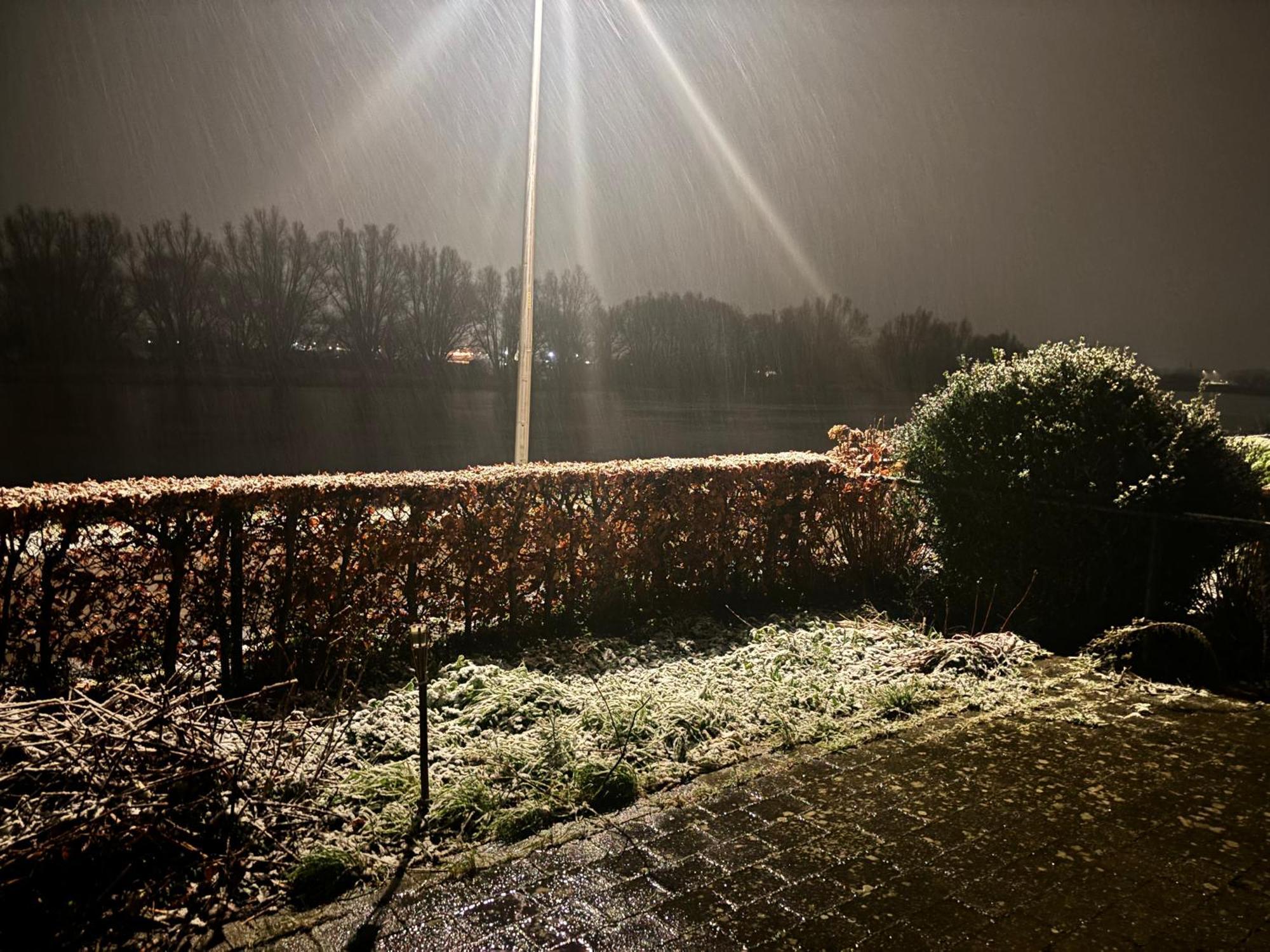 Thuiskomen, Genieten Aan Het Water Maaseik Exteriör bild