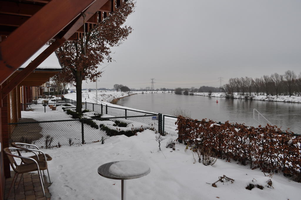 Thuiskomen, Genieten Aan Het Water Maaseik Rum bild