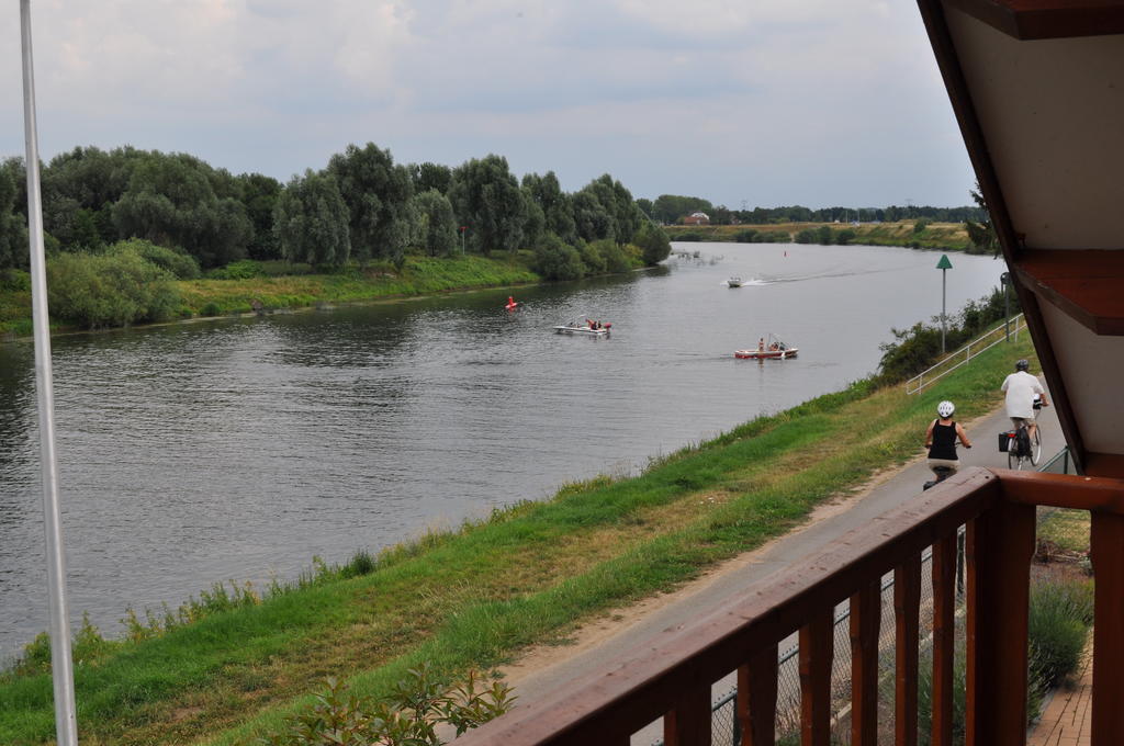 Thuiskomen, Genieten Aan Het Water Maaseik Rum bild