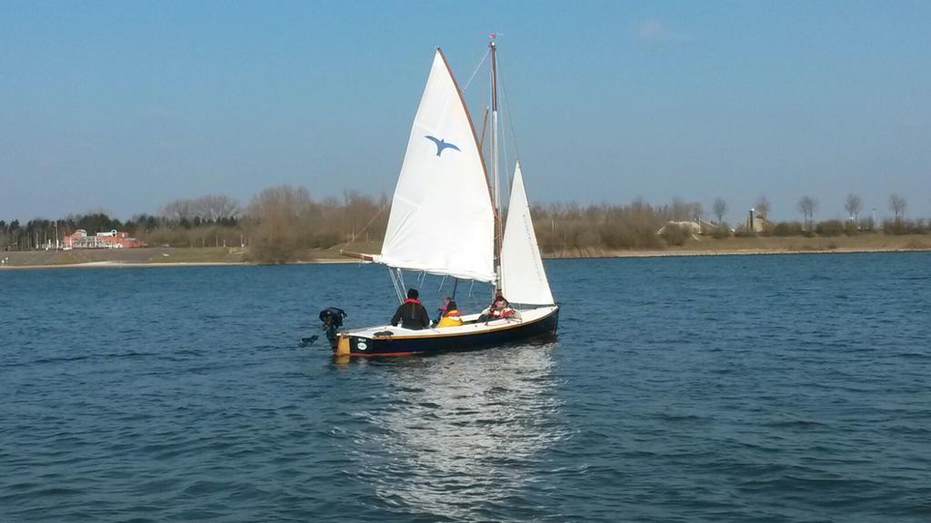 Thuiskomen, Genieten Aan Het Water Maaseik Exteriör bild