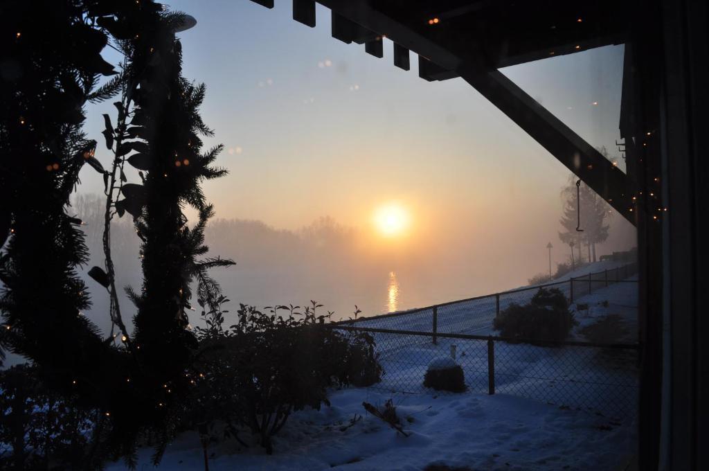Thuiskomen, Genieten Aan Het Water Maaseik Exteriör bild